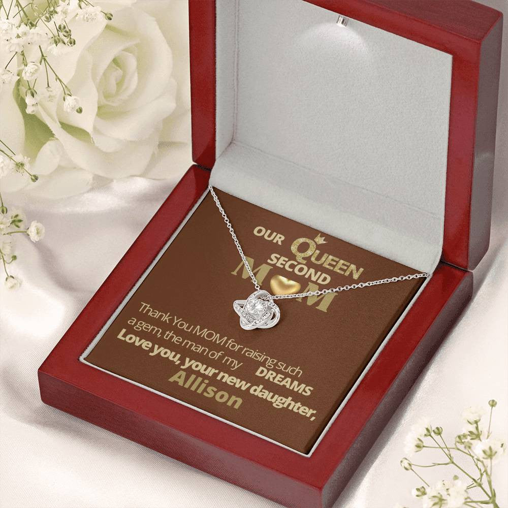 A Queen Love Necklace for a Mother-In-Law